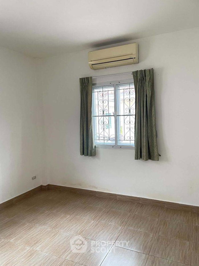 รูป บ้าน 3 ห้องนอน ให้เช่า โครงการ กัลปพฤกษ์ รีเจ้นท์ อ่อนนุช-วงแหวน พรเวศ ดอกไม้ ใกล้สนามบินสุวรรณภูมิ (ID 2966686) - รูปที่ 13/14