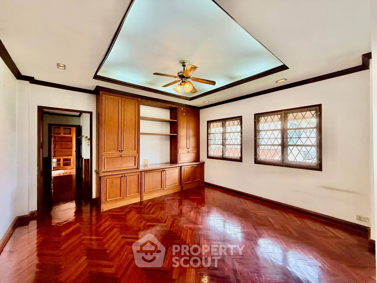 รูป บ้าน 4 ห้องนอน ขาย กฤษดานคร 18 | เลี้ยงสัตว์ได้ ใกล้ สาลาธรรมสพน์ (ID 2970612) - รูปที่ 15/16