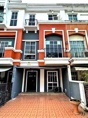 เช่าทาวน์โฮม รร.แย้มจาดวิชชานุสรณ์  : MTR77 ปล่อยเช่าบ้านทาวน์โฮม พลัส ซิตี้พาร์ค เอกมัย รามอินทรา ทำเลดีซอยนวลจันทร์ ฟังก์ชัน 3 นอน 4 น้ำ มีบิวท์อิน ใกล้โรงเรียนเลิศหล้าและเดอะวอล์ค