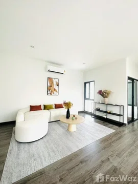 ทาวน์เฮ้าส์ให้เช่า 3 ห้องนอน ในโครงการ บ้านกลางเมือง สุขุมวิท 77 6443836