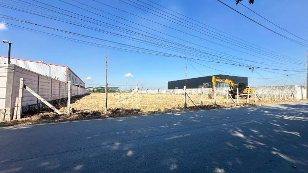 picture  Land for sale, leveled and ready for construction. Beautiful plot, prime location in Phraeksa Soi 12, Samut Prakan Province.  - 2/6