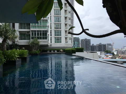 High-Floor 1-BR 80 Sqm Nusasiri Grand Condo Near BTS Ekkamai 60m (ID 886420)