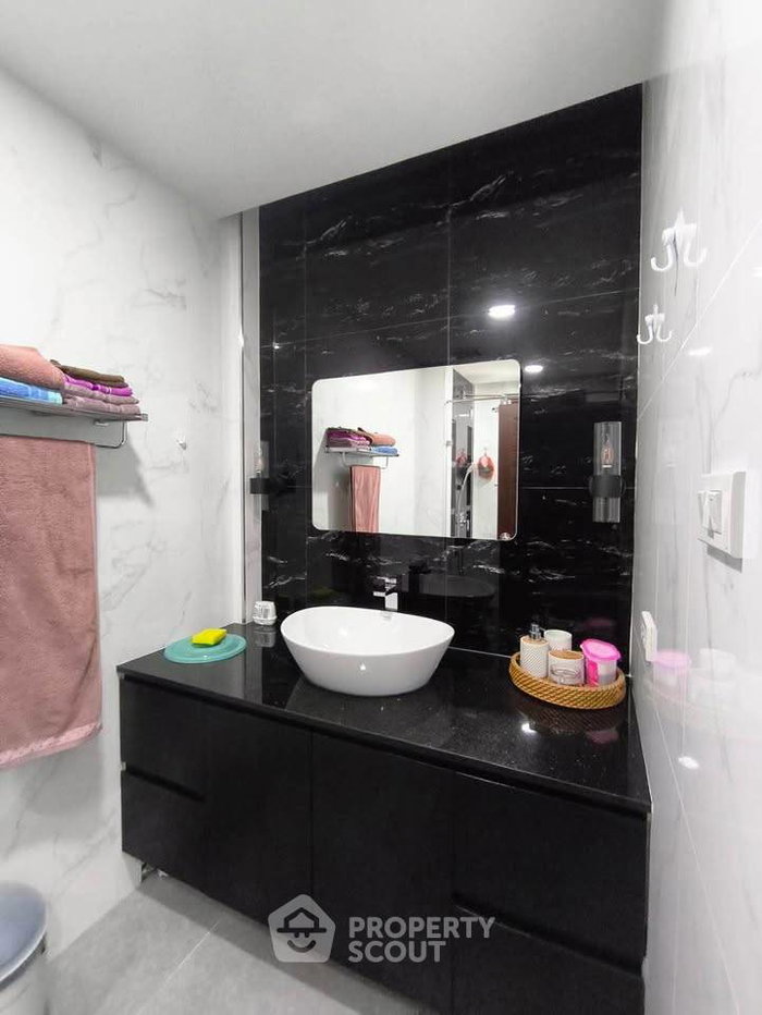 รูป คอนโดให้เช่า 2 ห้องนอน โครงการ Sunrise Beach Resort And Residence ใกล้ นาจอมเทียน สัตหีบ ชลบุรี (ID 2972409) - รูปที่ 8/23