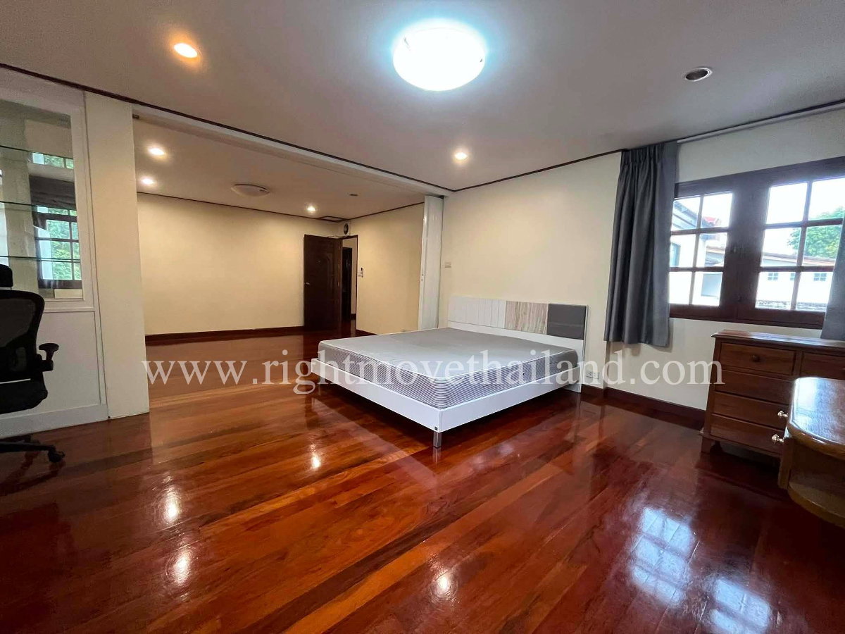 picture Rare Large Plot House for Sale – Pattanakarn 30 - 15/21