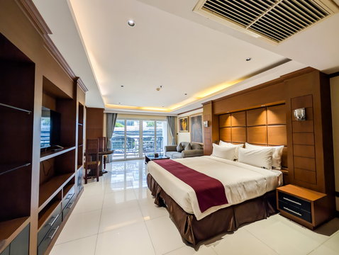 Tara Court Studio Condo for Rent Pratumnak Hill