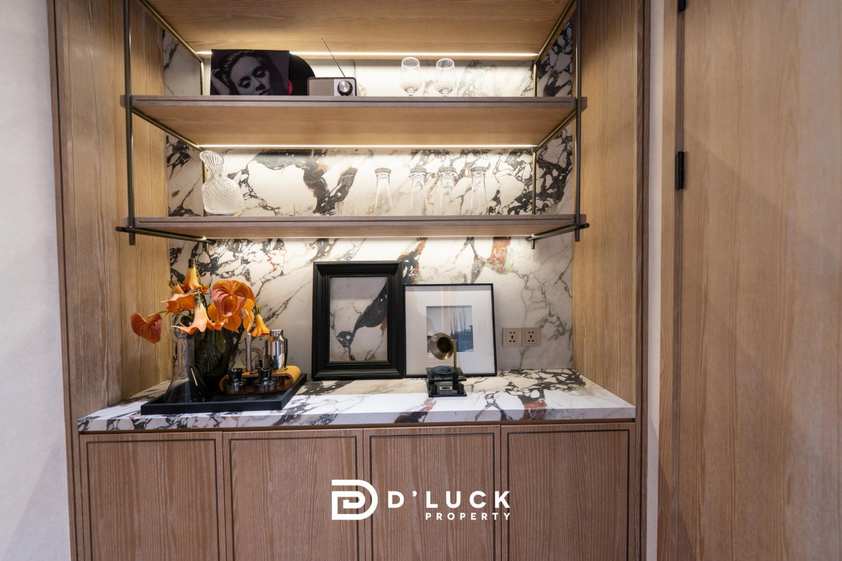 รูป ขายวิลล่าพูลวิลล่าหรู 3 ชั้น สไตล์ Modern Luxury ใกล้พัทยา วิวเขาชีจรรย์ - รูปที่ 13/44