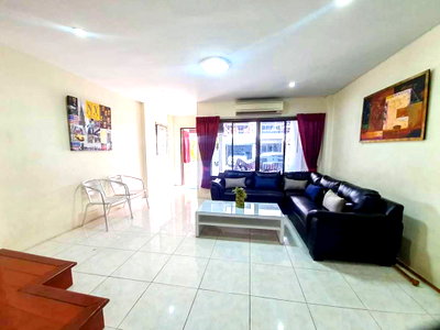 เช่าทาวน์โฮม ชลบุรี : 4 Bedroom Townhouse for Rent Pratumnak Hill Pattaya