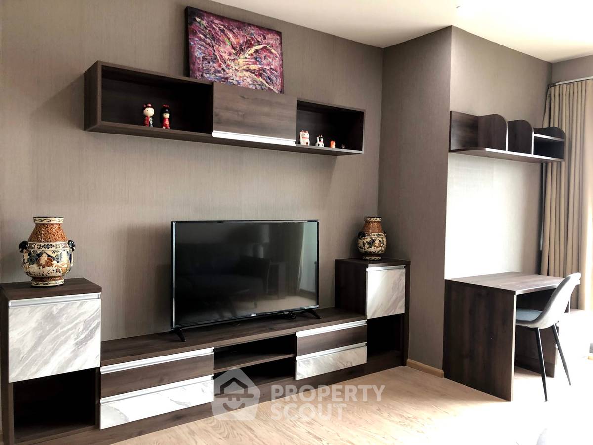 picture 1-BR Condo Noble Remix, High-Floor 23rd, 100m to BTS Thong Lor (ID 381954) - 2/12