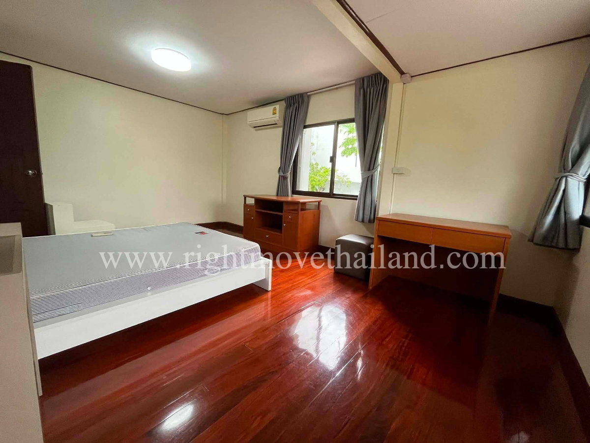 picture Rare Large Plot House for Sale – Pattanakarn 30 - 13/21