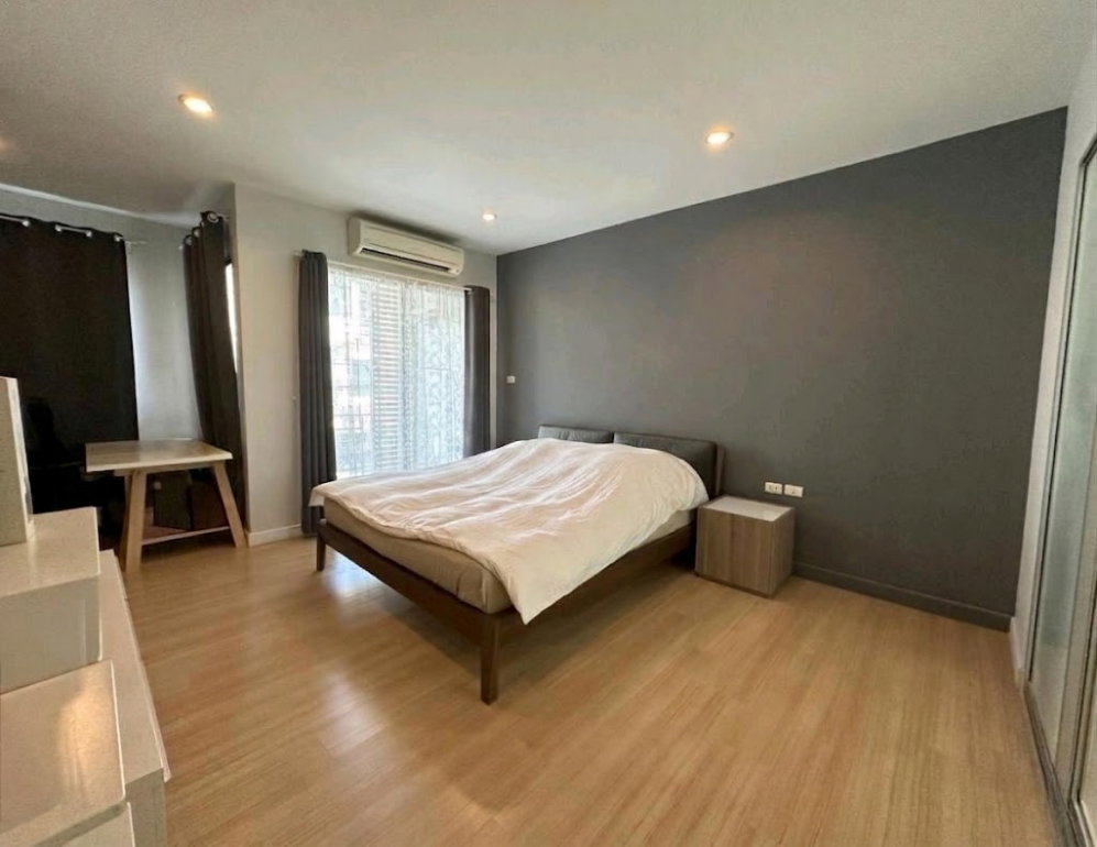 รูป 🏡✨ ให้เช่า ทาวน์โฮม / โฮมออฟฟิศ 3 ชั้น หลังมุม Sixnature วิภาวดี 60 - รูปที่ 4/10