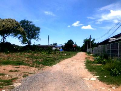 Land for sale Rubberland : Land for sale in Pattaya, Bang Lamung, Nong Prue, 27 rai 61 sq.wa. Tel 0950892688