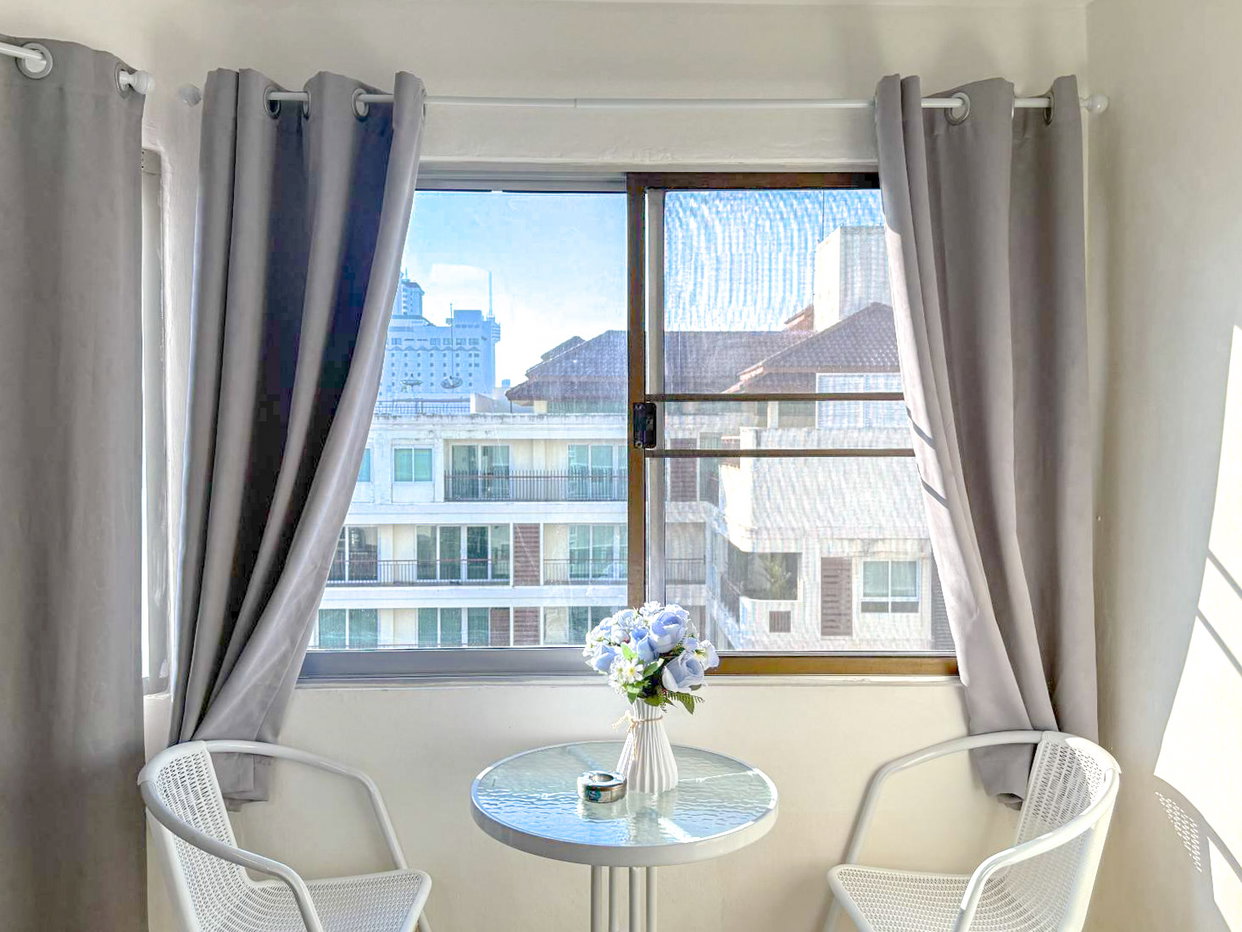 รูป Jomtien Thip Condotel Studio Condo for Sale Sea View - รูปที่ 1/10