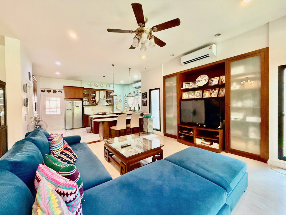 รูป ขายบ้านเดี่ยวหลังใหญ่ 243 ตร.ว. หมู่บ้านปัญญาอินทรา P1 พื้นที่ใช้สอย 560 ตร.ม. ทิศใต้ ฮวงจุ้ยเศรษฐี มีบ่อปลาคาร์ฟและสวนสวยหลังบ้าน พร้อมอยู่! - รูปที่ 44/83