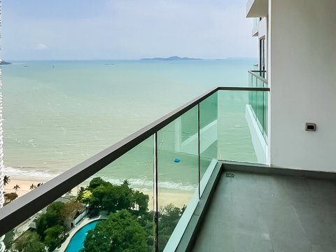 Wong Amat Tower Connected Studio Condo for Sale Sea View