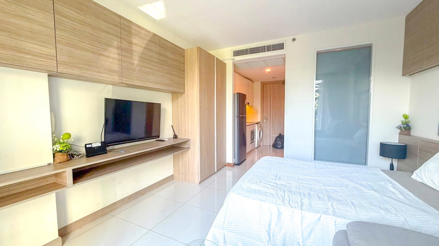 picture Riviera Wongamat Studio Condo for Rent - 4/11