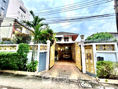 Houses for sale : 5-BR House For Sale In Sam Sen Nok, Huai Khwang | MRT Ratchadaphisek (ID 2976673)
