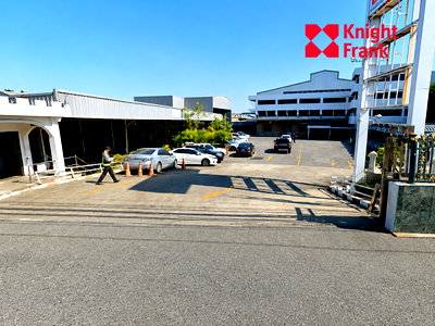 โรงงาน มาร์เก็ต วิลเลจ สุวรรณภูมิ : ขายที่ดินพร้อมโรงงาน 9 ไร่ ติดถนนกิ่งแก้ว อำเภอบางพลี จังหวัดสมุทรปราการ