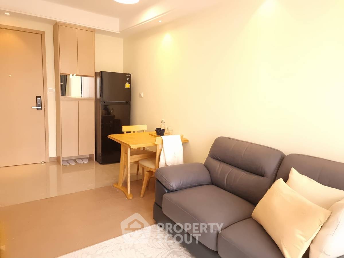 รูป คอนโด 1 ห้องนอน ขาย Regal Sathon-Naradhiwas ใกล้ทุ่งมหาเมฆ สาธร (ID 1490466) - รูปที่ 7/10