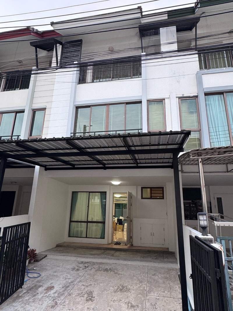 Townhouses for rent :  The Private Sukhumvit - Bangchak