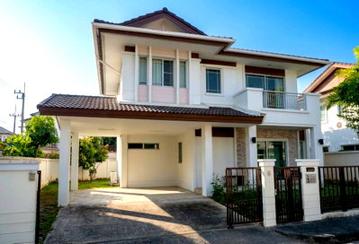 ขายบ้านเดี่ยว : ขายบ้านเดี่ยวสองชั้น ในโครงการสีวลี-ราชพฤกษ์ เชียงใหม่ ใกล้โรงเรียนนานาชาติชั้นนำ (SBS, Meritton, Panyaden, APIS) (HA477) T.0946511456
