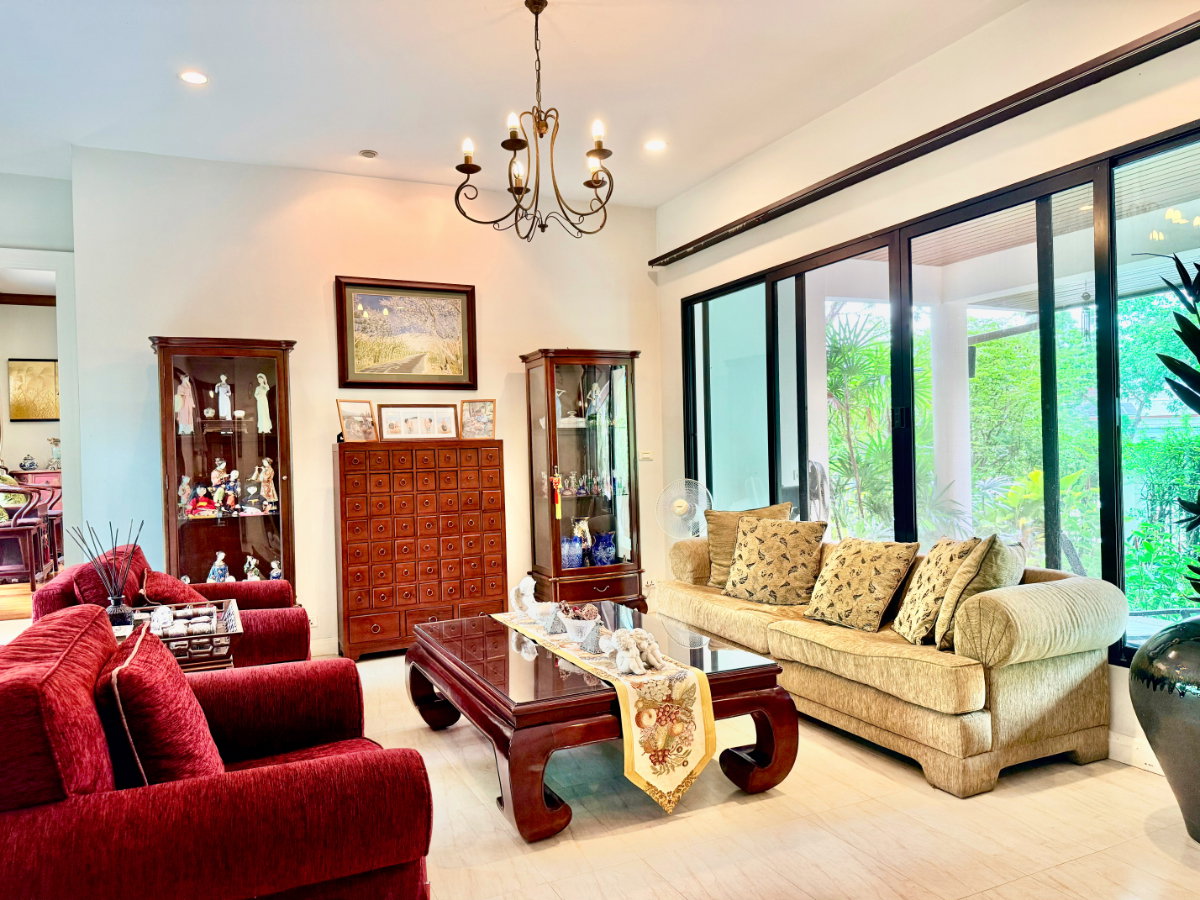 รูป ขายบ้านเดี่ยวหลังใหญ่ 243 ตร.ว. หมู่บ้านปัญญาอินทรา P1 พื้นที่ใช้สอย 560 ตร.ม. ทิศใต้ ฮวงจุ้ยเศรษฐี มีบ่อปลาคาร์ฟและสวนสวยหลังบ้าน พร้อมอยู่! - รูปที่ 30/83