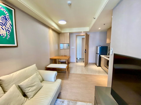 ให้เช่า Regal Condo Sathorn – Naradhiwas ห้องสวย ชั้นสูง วิวมหานคร พร้อมเฟอร์นิเจอร์และเครื่องใช้ไฟฟ้าครบ เข้าอยู่ได้ทันที