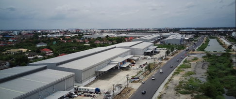 Warehouse/factory for rent, located next to a road and irrigation canal. Suitable for certain types of factories. Usable area 3,393 sq.m.