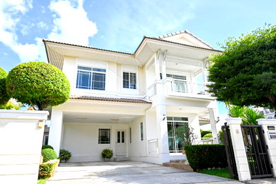 Houses for sale Muang Chiang Mai Chiang Mai : Two-story detached house in a quality project located in an economic zone in #MaeHia. Price only 9.8 million baht  #C8MG100743