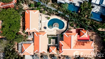 Houses for sale : 7 Bedrooms Nai Harn Baan Bua with 2,208 land size 6445034