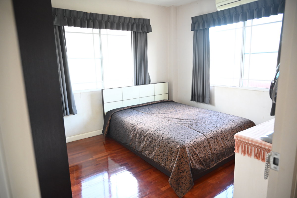 รูป ขายบ้านเดี่ยวสองชั้น พร้อมอยู่ รวมเฟอร์นิเจอร์ หมู่บ้านสีวลี ราชพฤกษ์ จ.เชียงใหม่ ใกล้สนามบิน (H475) T.0946511456 - รูปที่ 15/16