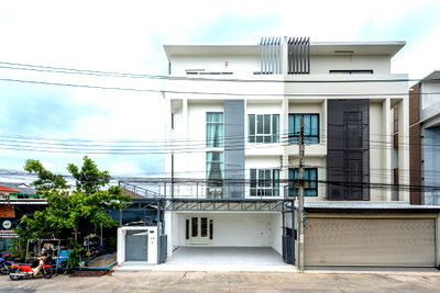 เช่าโฮมออฟฟิศ วิทยาลัยสิ่งแวดล้อม : 🏢🏡 ให้เช่า Home Office 4 ชั้น | ลาดพร้าว–วังหิน 78 📍 ทำเลดี ห่างปากซอยเพียง 50 เมตร ใกล้ 7-Eleven
