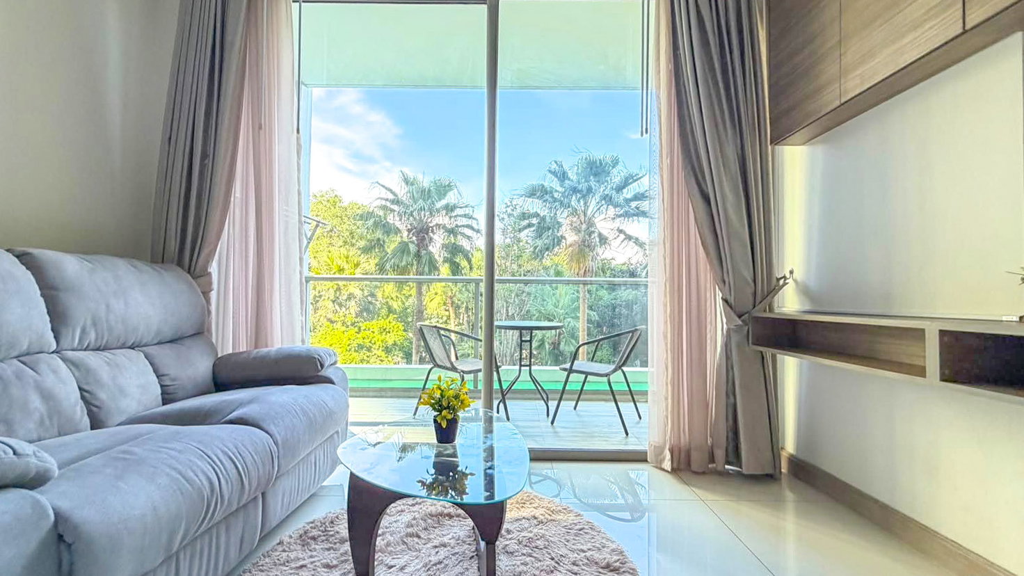 picture Riviera Wongamat Studio Condo for Rent - 1/11
