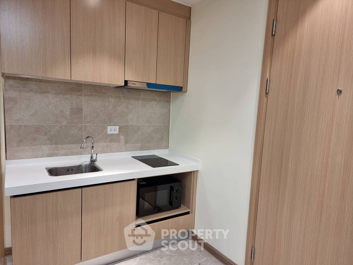 รูป คอนโด 1 ห้องนอน ขาย Regal Sathon-Naradhiwas ใกล้ทุ่งมหาเมฆ สาธร (ID 1490466) - รูปที่ 8/10