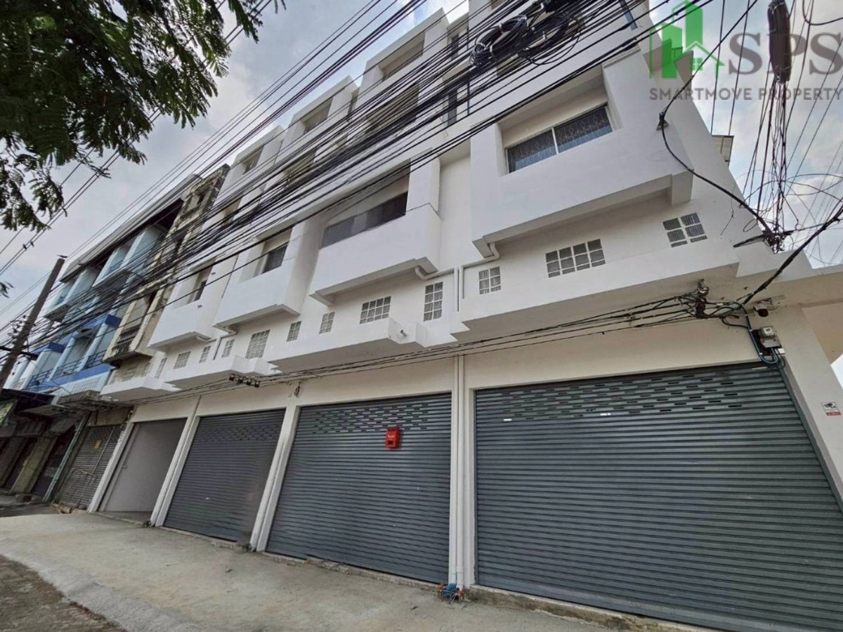 รูป ให้เช่าอาคารพาณิชย์ 4.5 ชั้น 4 คูหา ตีทะลุ ถนนเฉลิมพระเกียรติ ร.9 (SPSP658) - รูปที่ 2/20