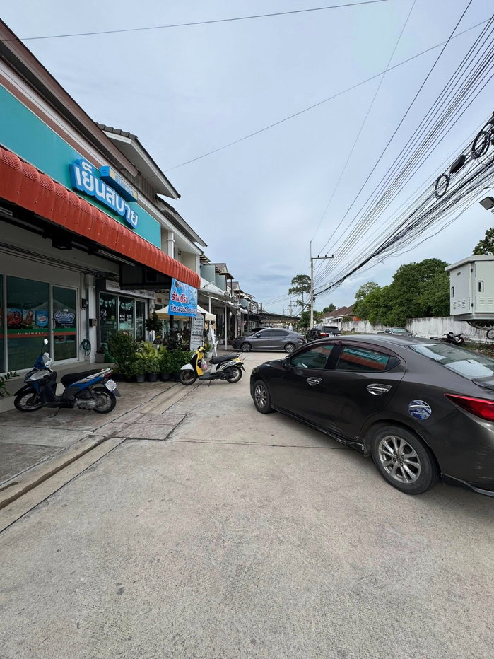 รูป ให้เช่าอาคารพาณิชย์ใหม่ 2 ชั้นติดถนน ไร่กล้วย ศรีราชา - รูปที่ 4/22