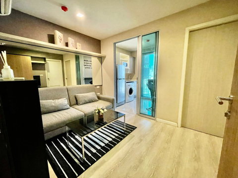 🌟🏢 FOR RENT: Metro Luxe Rama 4 — MODERN LIVING IN A PRIME LOCATION! 💰 Rental Price: 15,000 THB/month!!