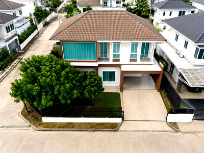 บ้านเดี่ยวให้เช่า : บ้านเดี่ยวเดอะแพลนท์หัวมุมให้เช่า อ่อนนุช มอเตอร์เวย์ 30,000 บาท หน้าบ้านโล่ง ไม่ชนใคร พร้อมเข้าอยู่!