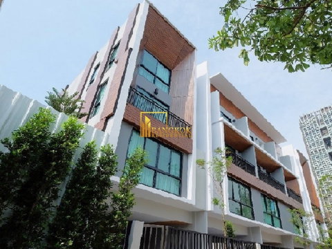 Modern 3 Bedroom Townhouse For Rent in Sathorn - BR8661TH