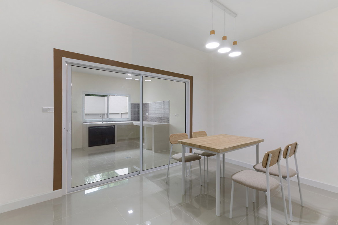 รูป ทาวน์โฮม 2 ชั้น รีโนเวทใหม่ พุทธชาด บางบัวทอง (ซอยเถ้าแก่น้อย) ใกล้สี่แยกบางพลู ต่อเติมครบ หิ้วกระเป๋าเข้าอยู่ได้เลย - รูปที่ 5/11