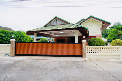 ขายบ้านรีโนเวทหลังมุม 88 ตร.วา หมู่บ้านคงคอแรน ใกล้ป้าบุญคาเฟ่ 500 เมตร ทับมา ระยอง  