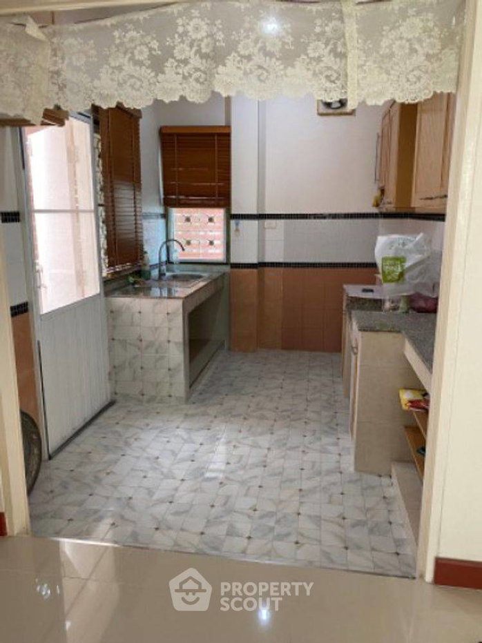 รูป บ้าน 3 ห้องนอน สำหรับขาย สัตว์เลี้ยงได้ โครงการ วารารมย์ ประชาอุทิศ 98 ทุ่งครุ (ID 2917556) - รูปที่ 3/11