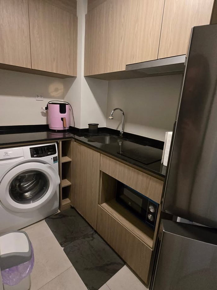 picture Chambers On Nut                  Station  - 6/7