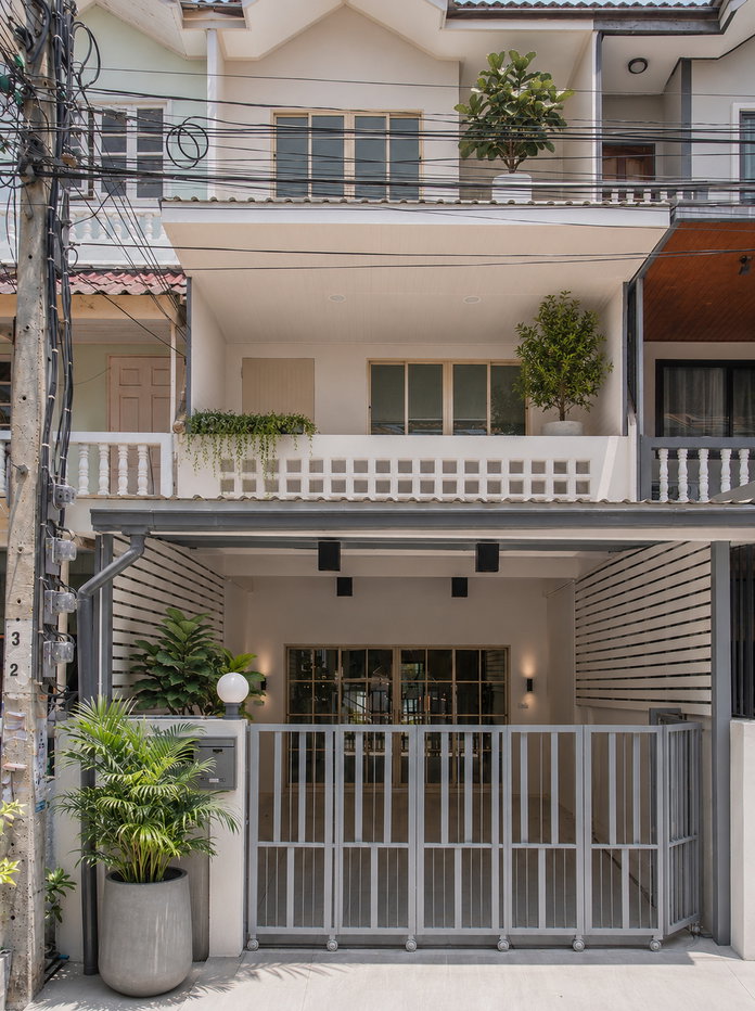 รูป 🏡 เจ้าของขายเอง! บ้านรีโนเวทใหม่ทั้งหลัง หมู่บ้านสินทวี 8 พระราม 2 พร้อมอยู่ ราคา 3.69 ล้านบาท 🏡 - รูปที่ 1/17