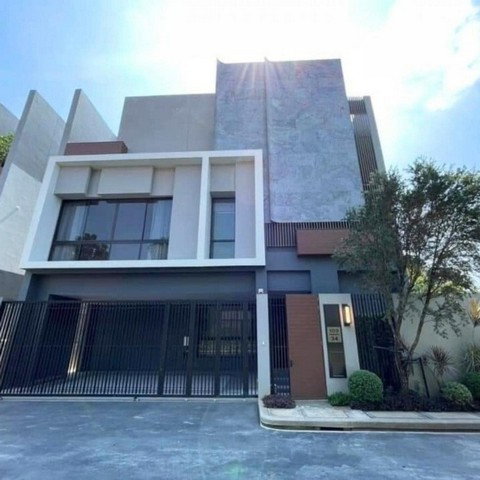 บ้านเดี่ยวให้เช่า : ให้เช่าบ้านเดี่ยว 3 ชั้น ม.Bugaan กรุงเทพกรีฑา ตกแต่งพร้อมเฟอร์นิเจอร์