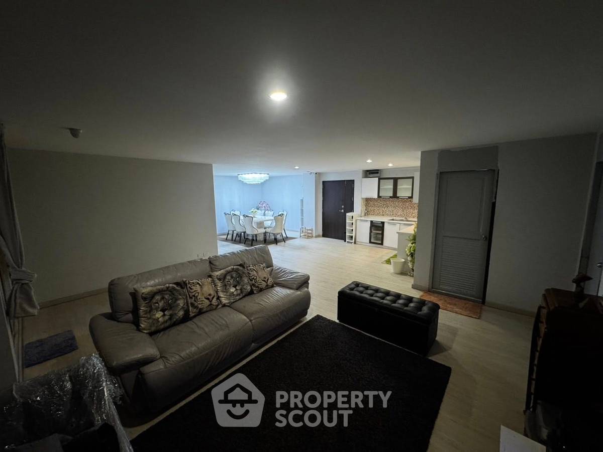 รูป คอนโด 3 ห้องนอน 144 ตร.ม. Le Cosi Ekamai 28 Condominium ใกล้ ARL รามคำแหง (ID 2796311) - รูปที่ 2/25
