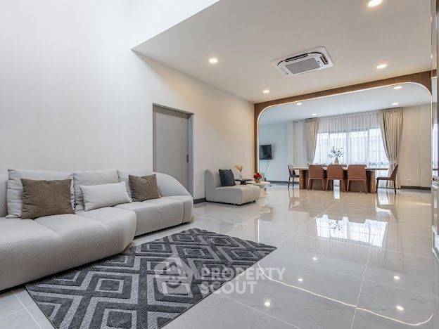รูป บ้าน 4 ห้องนอน ให้เช่า โครงการ The City Ramintra - Wongwaen 2 ใกล้สามวา (ID 2981868) - รูปที่ 36/37
