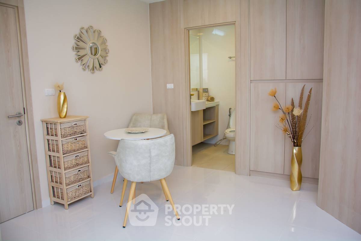 picture 2-BR Condo For Sale At The Cloud, Phratamnak (ID 998246) - 9/17