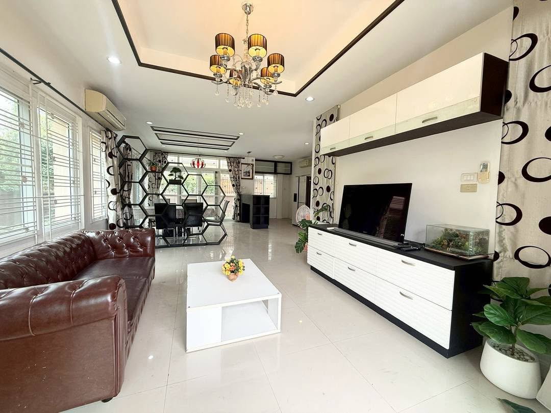 รูป ให้เช่าบ้านเดี่ยวหลังใหญ่ ม.เดอะบูเลอวาร์ด หนองยายบู่ ศรีราชา - รูปที่ 18/19