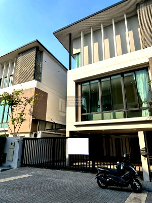 ขายบ้านเดี่ยว : ขายบ้าน  เดอะ แกลมเมอร์ เอกมัย - ประดิษฐ์มนูธรรม คลองเจ้าคุณสิงห์ เขต วังทองหลาง กรุงเทพ CX-157762 ✅ ทักไลน์ @connexproperty ตอบทันที ทีมงานมืออาชีพ ✅