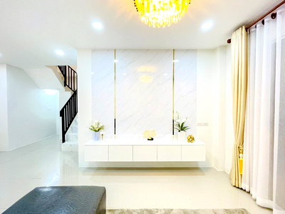 ทาวน์โฮม ถนนพรประภานิมิต : 2 Storey Townhome for Sale East Pattaya Fully Furnished